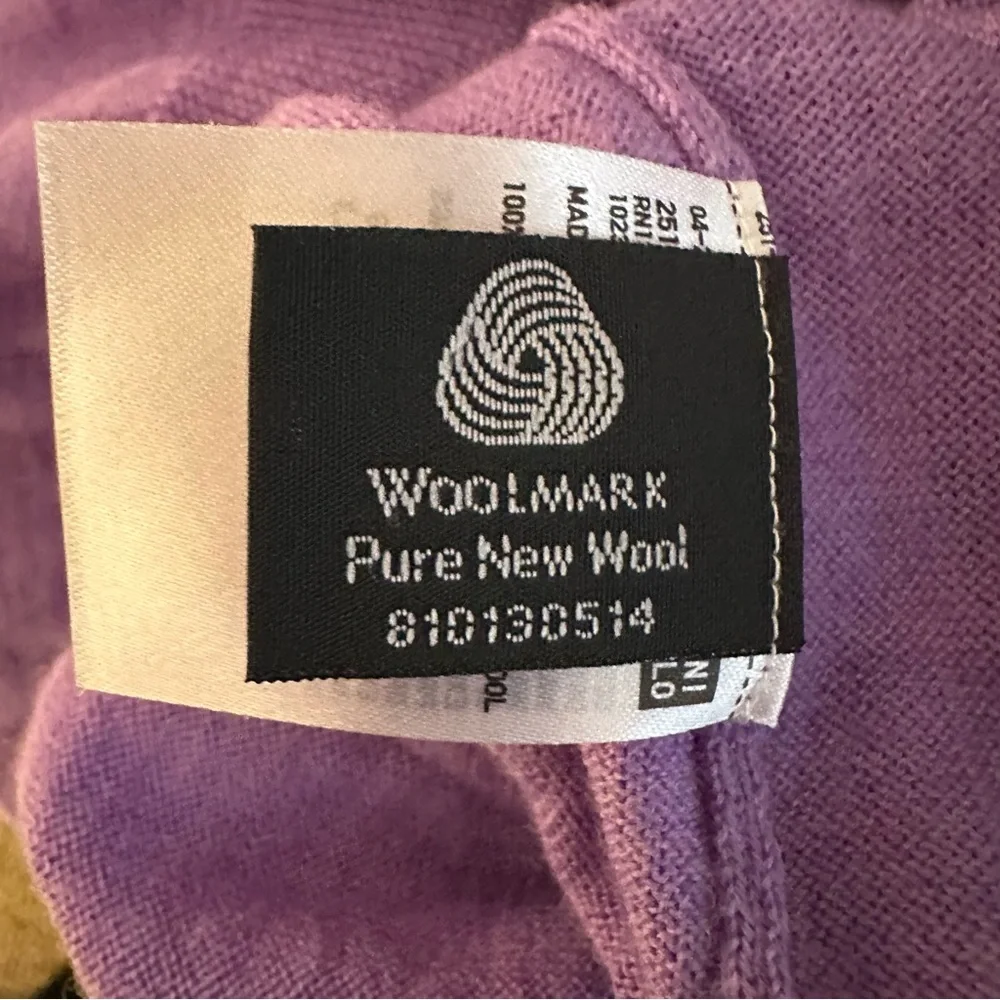 Uniqlo purple V-neck preppy academia sweater Size M Pure new wool - Picture 8 of 9